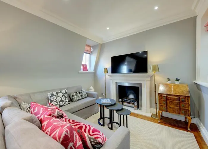 Green Park Central Mayfair Penthouse Super King Beds